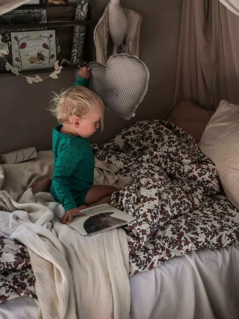 Garbo & Friends win Duvet + Pillowcase + Case set | Cherrie Blossom